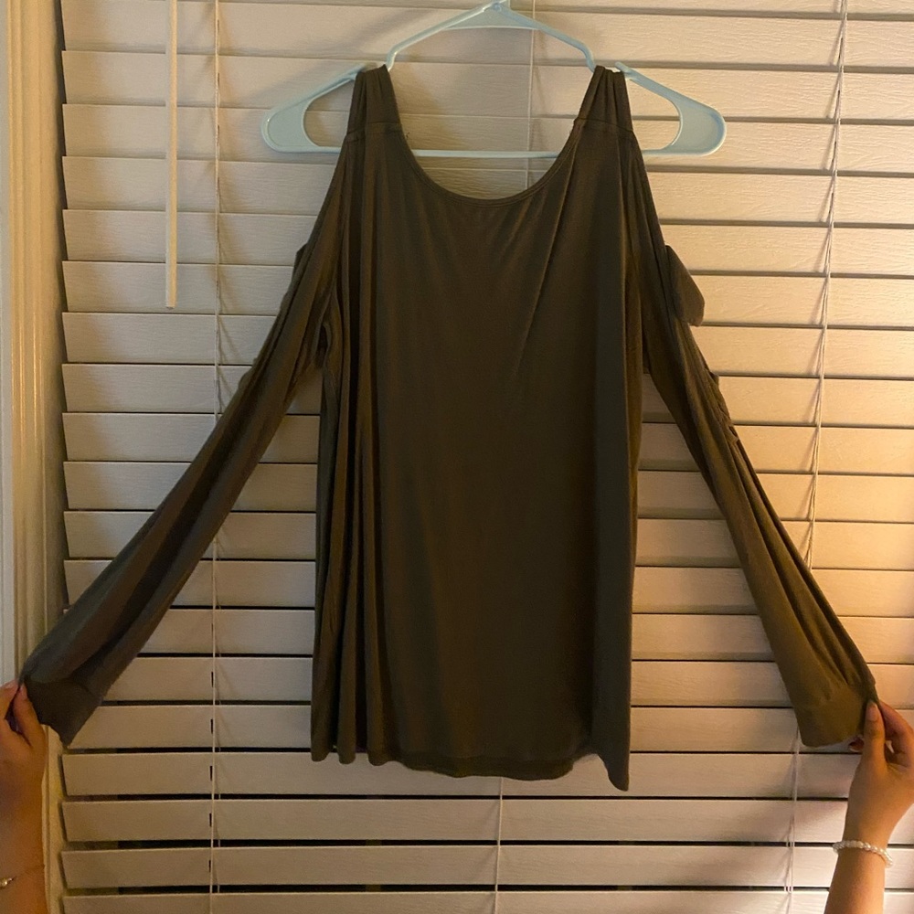 Olive green long sleeve with cut in arm. Size M. Worn 2x